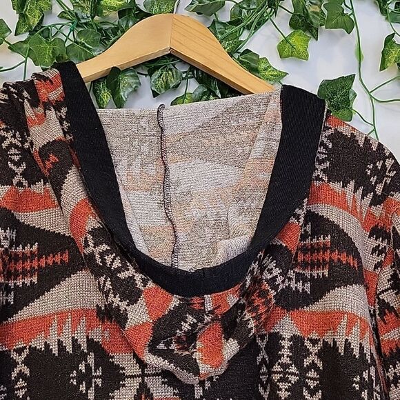 Hug+. Aztec Cardigan. Size Med/Large. EUC - Picture 4 of 7